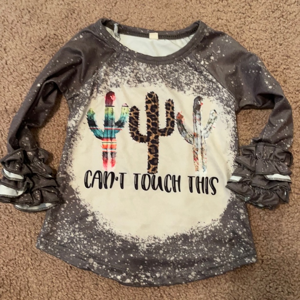 Cactus ruffle sleeve, acid washed blouse
